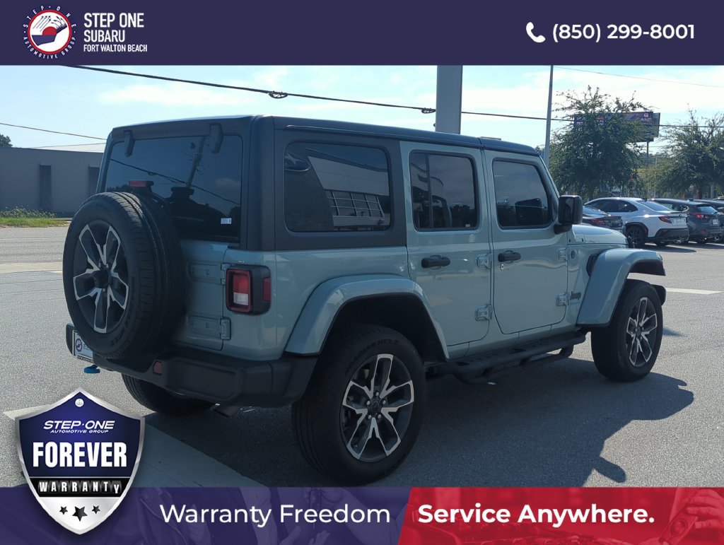 Used 2024 Jeep Wrangler Unlimited w/ Convenience Group AWD/4WD image 7