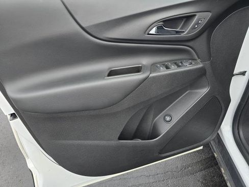 Used 2024 Chevrolet Equinox LT image 10