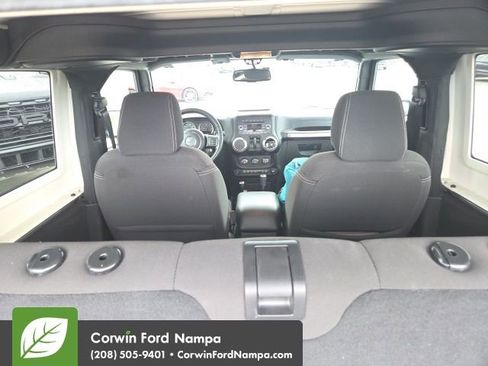 Used 2017 Jeep Wrangler Sahara w/ Connectivity Group image 9