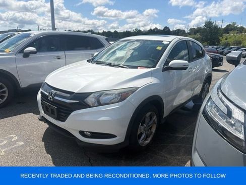 Used 2017 Honda HR-V EX image 2