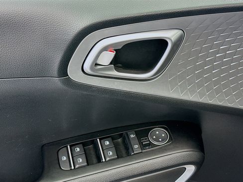 Used 2024 Kia Soul LX w/ Option Group 015 image 15