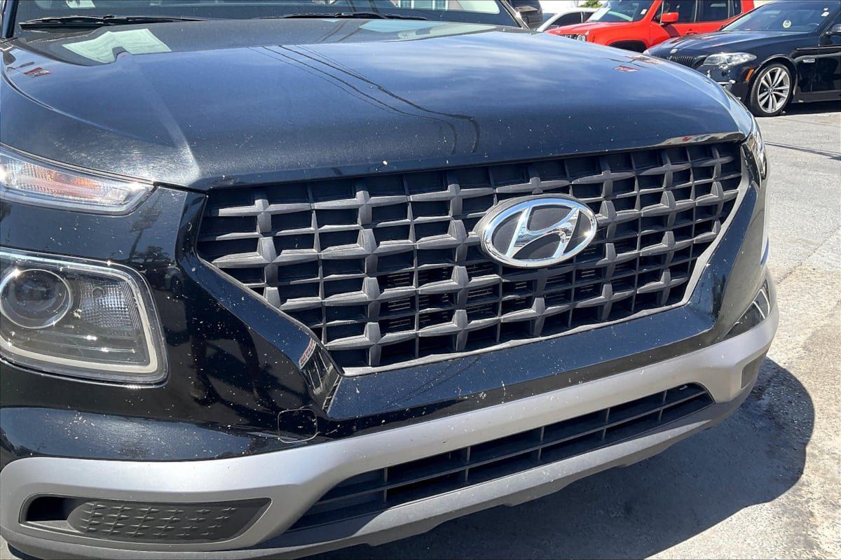Used 2024 Hyundai Venue SE FWD image 28