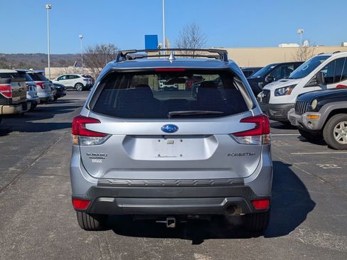Used 2019 Subaru Forester Premium image 6