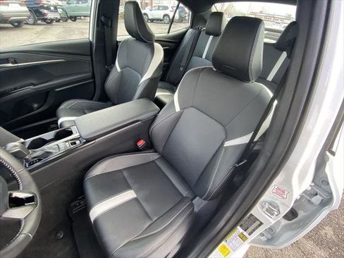 Certified 2025 Toyota Camry SE image 11