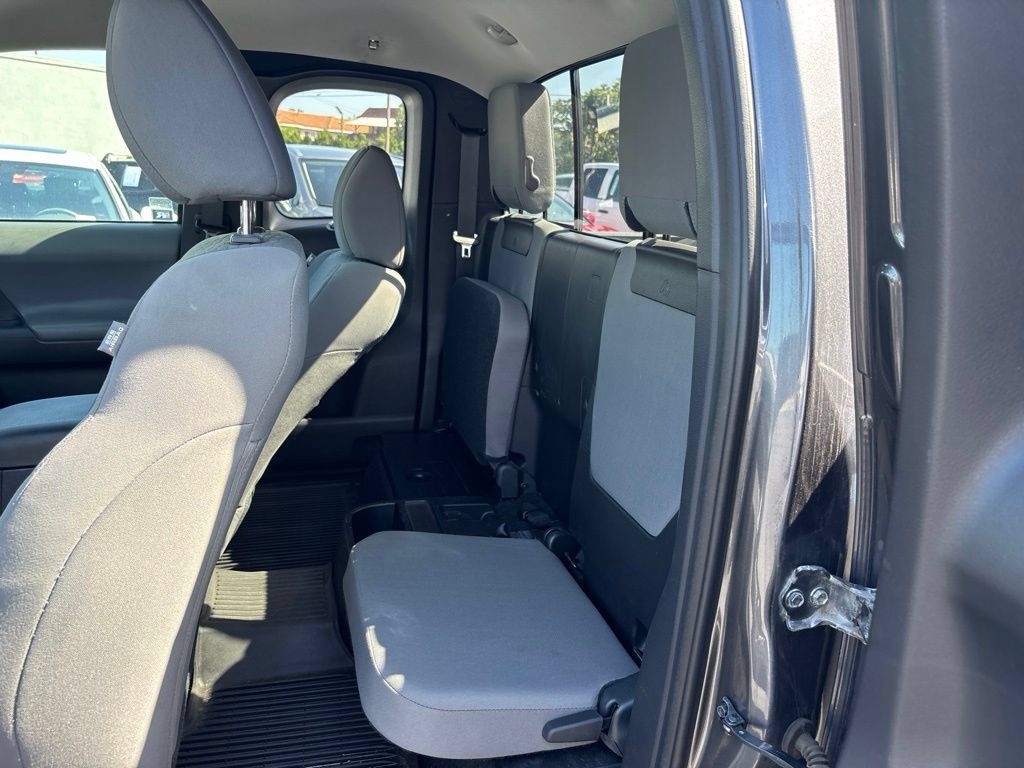 Used 2019 Toyota Tacoma SR5 RWD image 11
