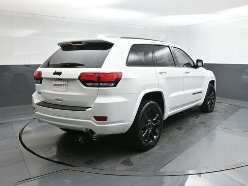 Used 2020 Jeep Grand Cherokee Altitude AWD/4WD image 8