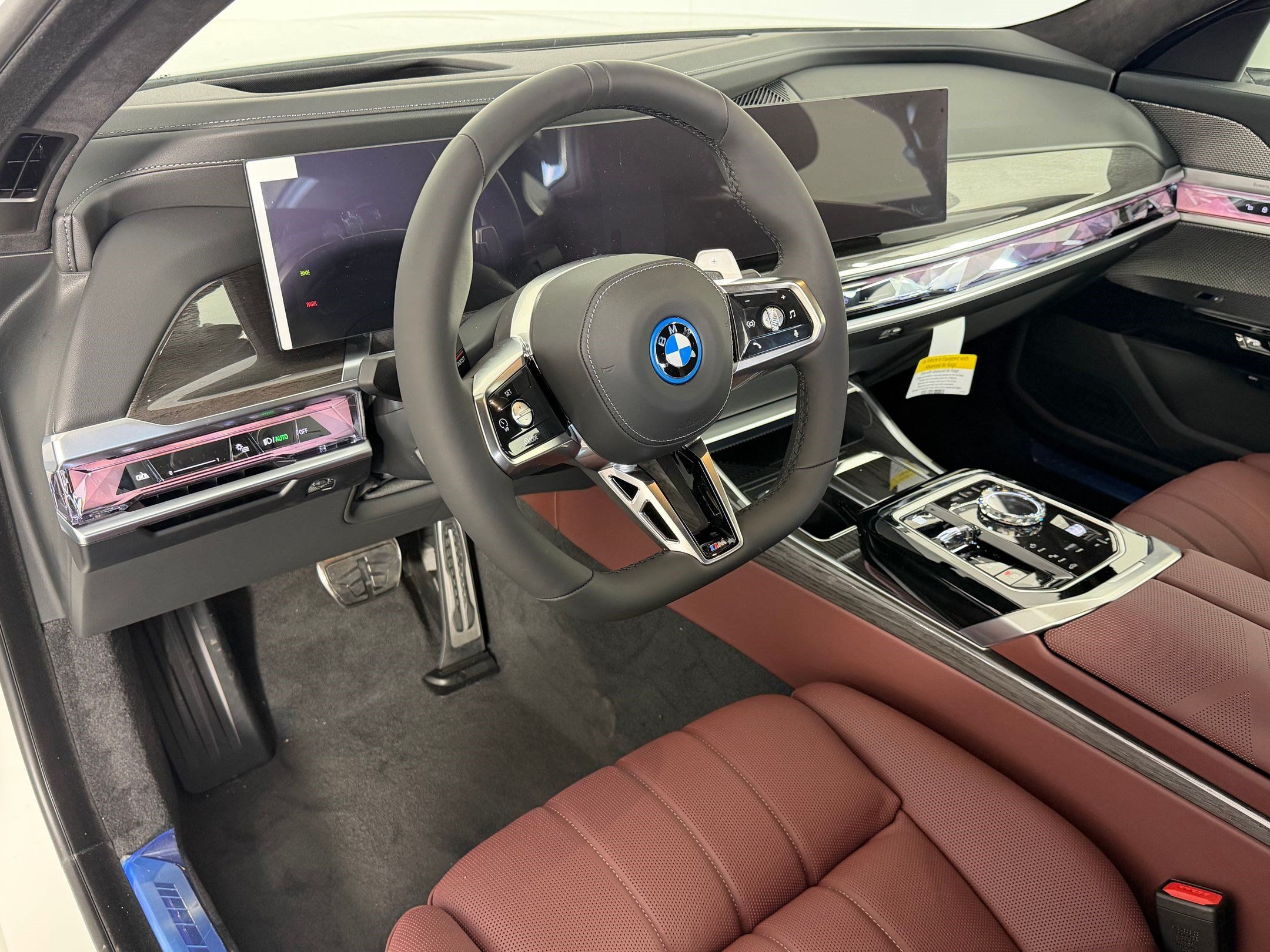 Used 2026 BMW 750e xDrive w/ Executive Package AWD/4WD image 4