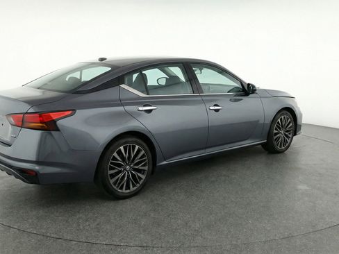 Used 2025 Nissan Altima 2.5 SV image 6