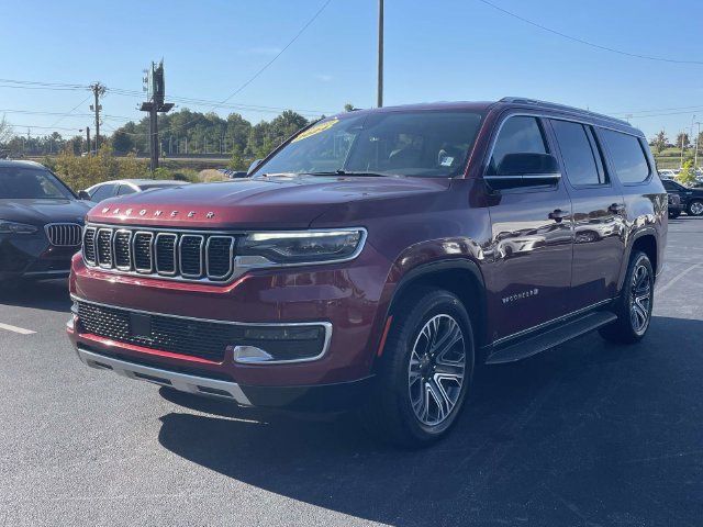 Used 2024 Jeep Wagoneer L Series II w/ Flexible Seating Group AWD/4WD image 3