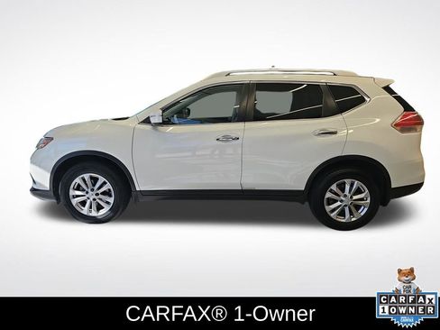 Used 2015 Nissan Rogue SV image 2