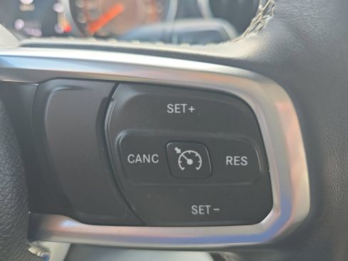 Used 2020 Jeep Gladiator Overland AWD/4WD image 27