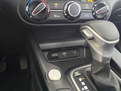 Used 2025 Kia Soul LX FWD image 15