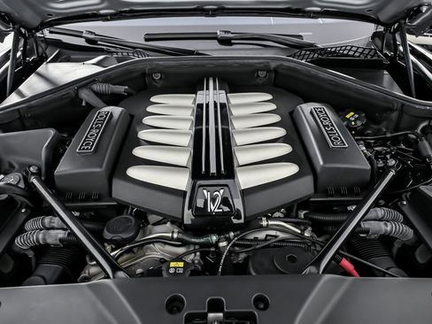 Used 2019 Rolls-Royce Wraith image 17