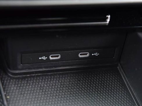 Certified 2025 Volkswagen Atlas SE image 16