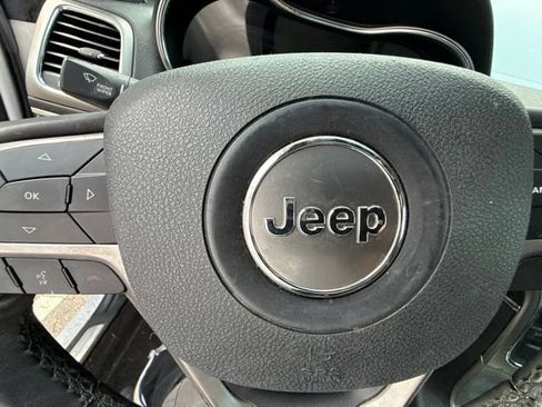 Used 2018 Jeep Grand Cherokee Limited AWD/4WD image 17