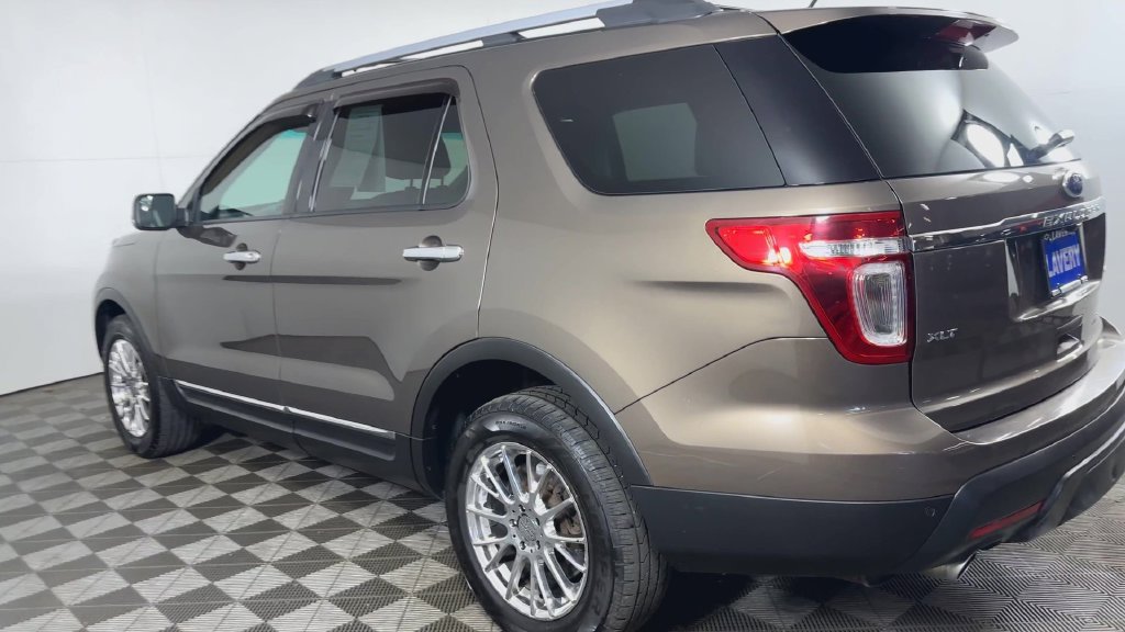 Used 2015 Ford Explorer XLT w/ Equipment Group 202B AWD/4WD image 10