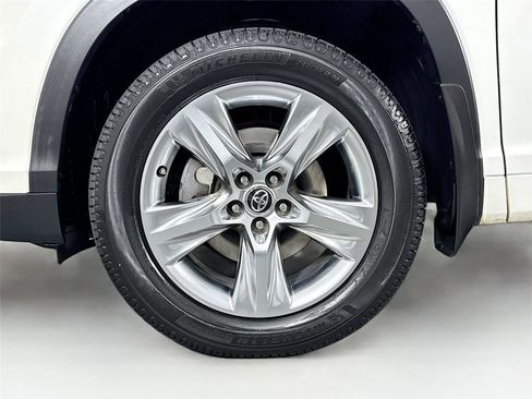 Used 2016 Toyota Highlander Limited image 12