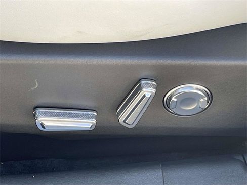 New 2026 Lincoln Nautilus Premier image 14