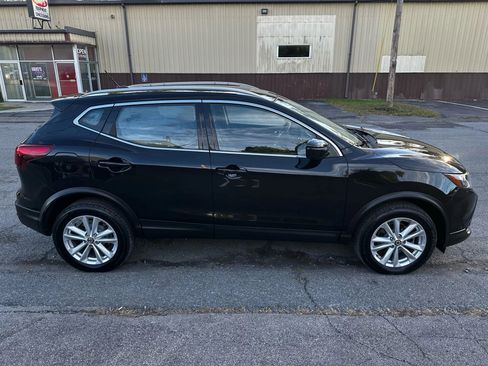 Used 2019 Nissan Rogue Sport SV image 5