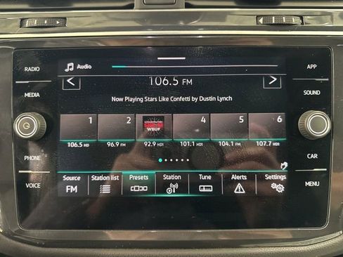 Certified 2022 Volkswagen Tiguan SE R-Line image 16