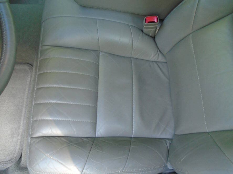 Used 2001 Chevrolet Impala w/ Preferred Equipment Group FWD image 16