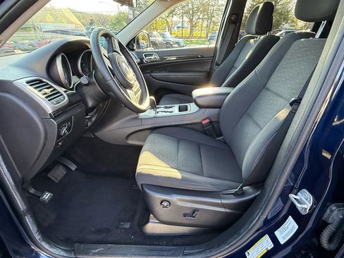 Used 2012 Jeep Grand Cherokee Laredo w/ Laredo E Group AWD/4WD image 14
