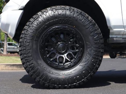 Used 2023 Ford Bronco Outer Banks w/ Sasquatch Package AWD/4WD image 6