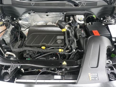 Used 2025 Chevrolet Trax ACTIV FWD image 26