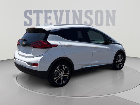 Used 2018 Chevrolet Bolt Premier w/ Infotainment Package FWD image 5