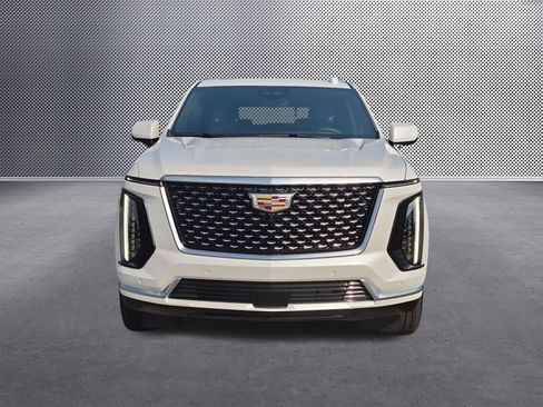 Used 2025 Cadillac Escalade Premium Luxury AWD/4WD image 8