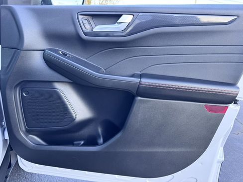 Used 2025 Ford Escape ST-Line Select image 25