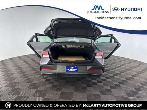 Certified 2025 Hyundai Elantra Sport image 18