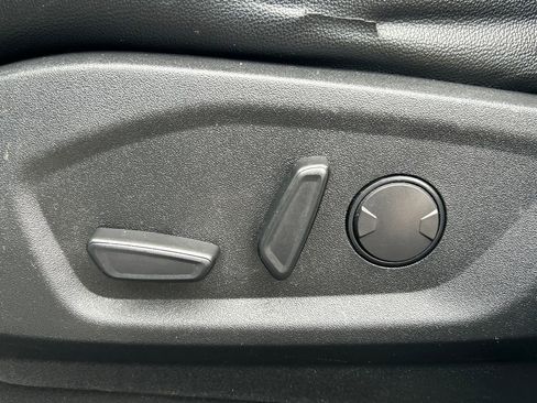 Used 2023 Ford Edge Titanium AWD/4WD image 17