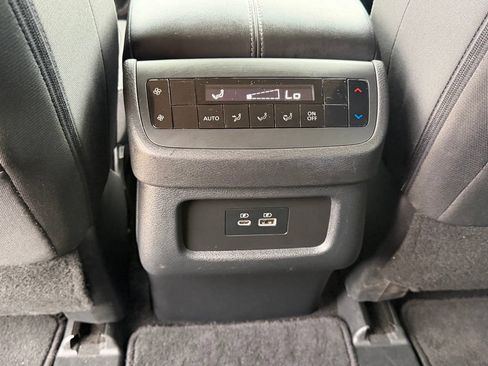 Used 2025 Nissan Pathfinder SV FWD image 19