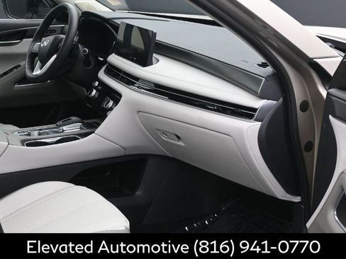Certified 2026 INFINITI QX60 Luxe w/ Cargo Package AWD/4WD image 6
