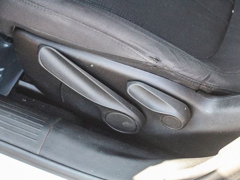 Used 2015 Chrysler 200 Limited image 23