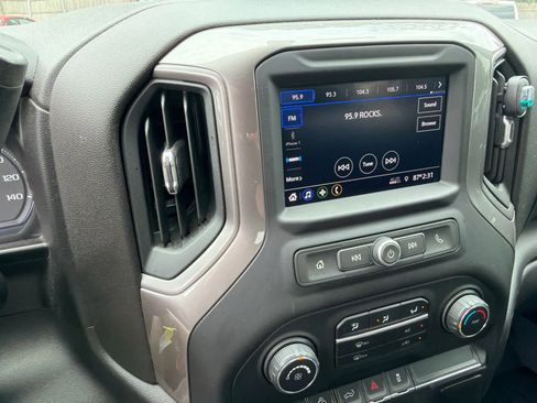 Used 2020 Chevrolet Silverado 1500 Custom Trail Boss w/ Custom Convenience Package AWD/4WD image 9