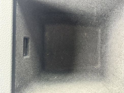 Used 2022 Audi e-tron Premium Plus w/ Premium Plus Package image 17