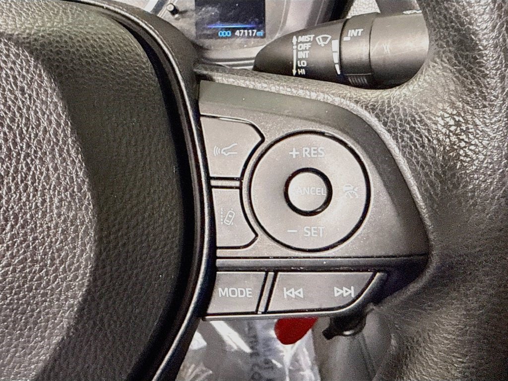 Used 2022 Toyota Corolla LE FWD image 14