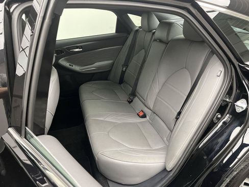 Used 2021 Toyota Avalon Limited w/ Advanced Safety Package FWD image 12
