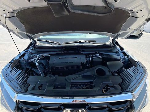 Used 2024 Honda Pilot Touring image 32