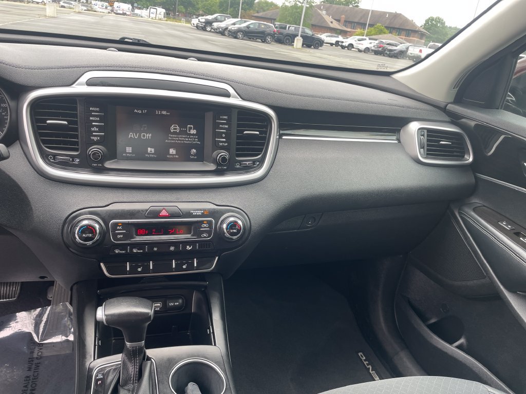Used 2020 Kia Sorento LX w/ LX I4 Convenience Package AWD/4WD image 22