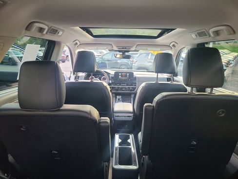 Used 2025 Nissan Pathfinder Platinum AWD/4WD image 23