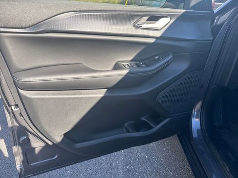 New 2025 Jeep Grand Cherokee Laredo X w/ Luxury Tech Group I image 19