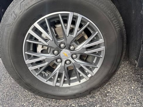 Used 2024 Chevrolet Traverse LT w/ LPO, Floor Liner Package FWD image 40