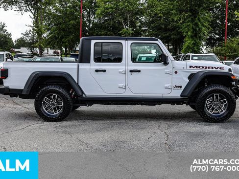 Used 2026 Jeep Gladiator Mojave AWD/4WD image 9