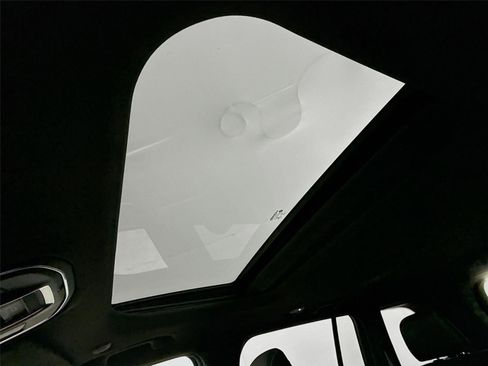 New 2025 Jeep Grand Cherokee Laredo X w/ Luxury Tech Group I image 14