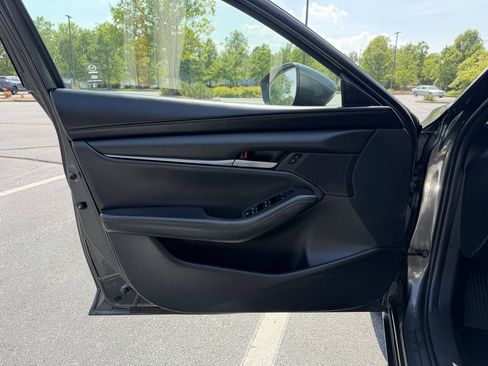 Used 2023 MAZDA MAZDA3 s FWD image 11