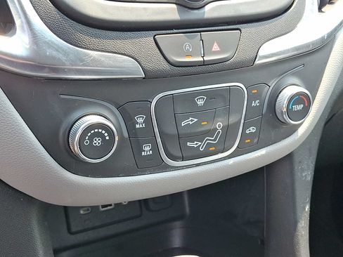 Used 2023 Chevrolet Equinox LS AWD/4WD image 15