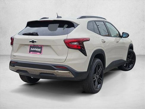New 2026 Chevrolet Trax ACTIV w/ Sunroof Package FWD image 2